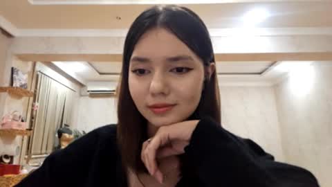 Snapshot of helgakraszewski chatting on 15, 10, 2025 Alice online show from 15, 10, 2025