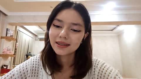 Snapshot of helgakraszewski chatting on 17, 10, 2025 Alice online show from 17, 10, 2025