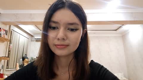 Snapshot of helgakraszewski chatting on 21, 10, 2025 Alice online show from 21, 10, 2025