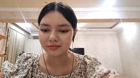 Snapshot of helgakraszewski chatting on 11, 11, 2025 Alice online show from 11, 11, 2025