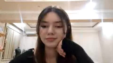 Snapshot of helgakraszewski chatting on 12, 11, 2025 Alice online show from 12, 11, 2025