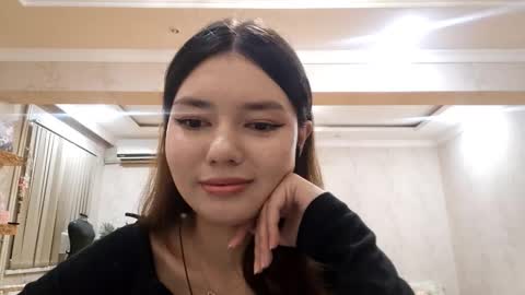 Snapshot of helgakraszewski chatting on 13, 11, 2025 Alice online show from 13, 11, 2025