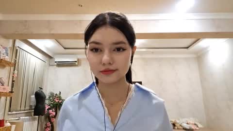 Snapshot of helgakraszewski chatting on 19, 11, 2025 Alice online show from 19, 11, 2025