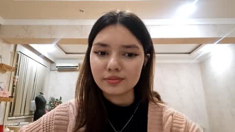 Snapshot of helgakraszewski chatting on 23, 11, 2025 Alice online show from 23, 11, 2025