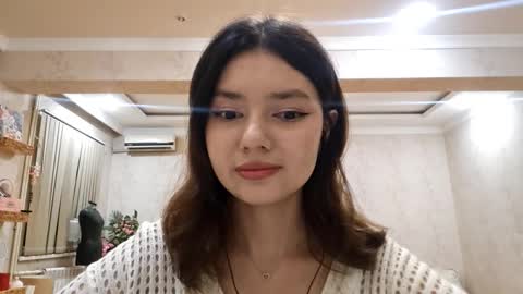 Snapshot of helgakraszewski chatting on 27, 11, 2025 Alice online show from 27, 11, 2025