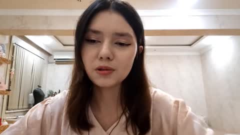 Snapshot of helgakraszewski chatting on 29, 11, 2025 Alice online show from 29, 11, 2025