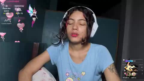 Helia Transfem and Amy online show from 11, 11, 2025