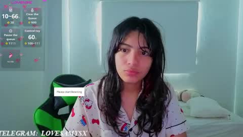 Helia Transfem and Amy online show from 17, 4, 2026