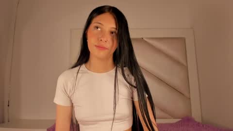 Snapshot of hellen__smith_ chatting on 6, 6, 2026 hellen__smith_ online show from 6, 6, 2026