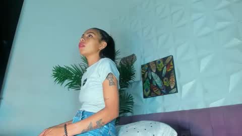 Snapshot of hellen_sky_ chatting on 22, 12, 2025 hellen online show from 22, 12, 2025