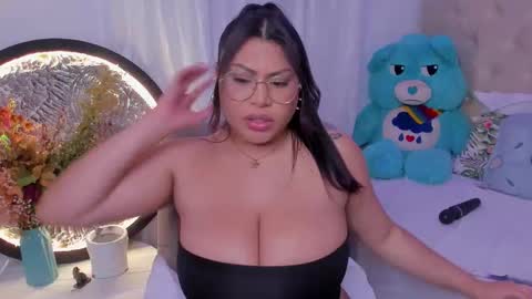 Snapshot of hellenamazing chatting on 6, 3, 2026 hellenamazing online show from 6, 3, 2026