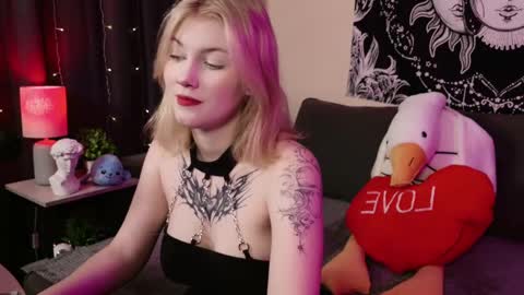Snapshot of hellenhornny chatting on 6, 3, 2025 HellenHorny online show from 6, 3, 2025