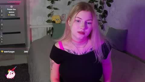 Snapshot of hellenhornny chatting on 3, 10, 2025 HellenHorny online show from 3, 10, 2025