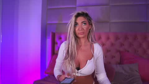 hellenroyy online show from 15, 6, 2026