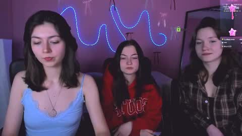 Helli online show from 10, 4, 2026