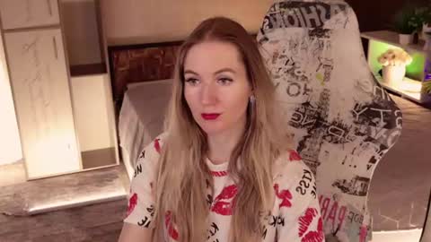 Snapshot of hello_lisha chatting on 9, 7, 2026 Alisia Monday to Friday from 10 am to 4 pm GMT 2 online show from 9, 7, 2026