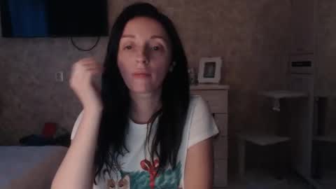 Snapshot of hellokittykaty chatting on 21, 1, 2025 Victory online show from 21, 1, 2025