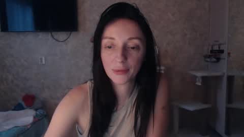 Snapshot of hellokittykaty chatting on 27, 1, 2025 Victory online show from 27, 1, 2025