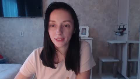 Snapshot of hellokittykaty chatting on 18, 2, 2025 Victory online show from 18, 2, 2025