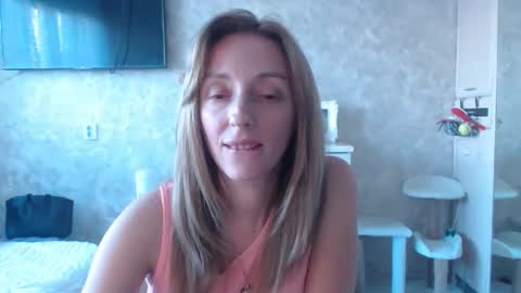 Snapshot of hellokittykaty chatting on 29, 9, 2025 Victory online show from 29, 9, 2025