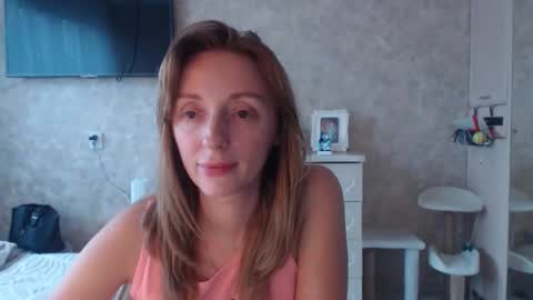 Snapshot of hellokittykaty chatting on 2, 10, 2025 Victory online show from 2, 10, 2025