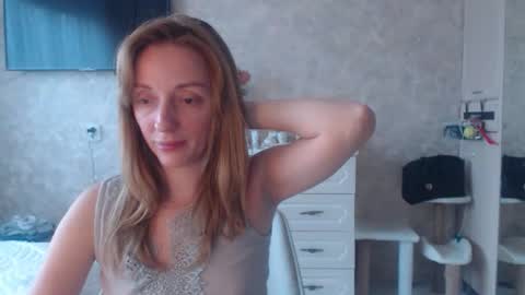 Snapshot of hellokittykaty chatting on 16, 10, 2025 Victory online show from 16, 10, 2025