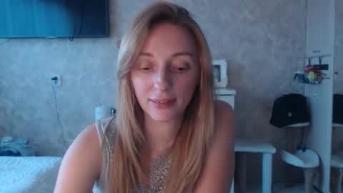 Snapshot of hellokittykaty chatting on 14, 11, 2025 Victory online show from 14, 11, 2025