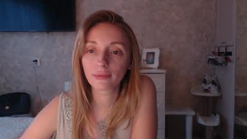 Snapshot of hellokittykaty chatting on 20, 11, 2025 Victory online show from 20, 11, 2025