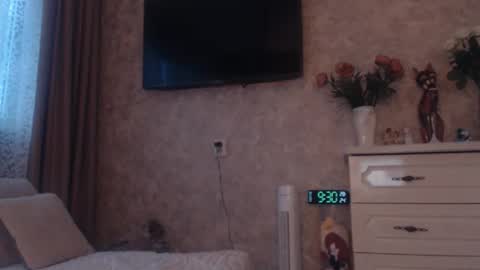 Snapshot of hellokittykaty chatting on 3, 12, 2025 Victory online show from 3, 12, 2025