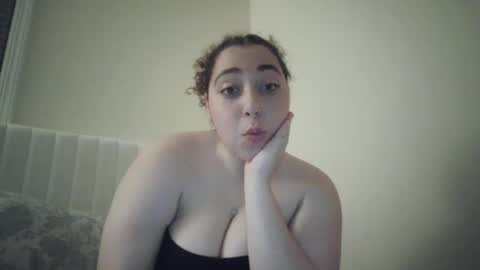 Snapshot of hellooli chatting on 7, 1, 2026 hellooli online show from 7, 1, 2026