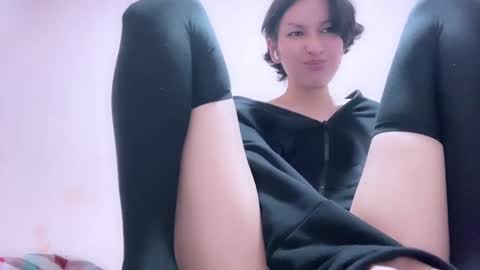 Snapshot of hencamx chatting on 6, 2, 2025 Eva online show from 6, 2, 2025