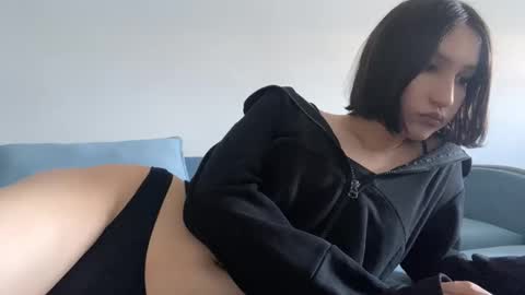 Snapshot of hencamx chatting on 25, 9, 2025 Eva online show from 25, 9, 2025