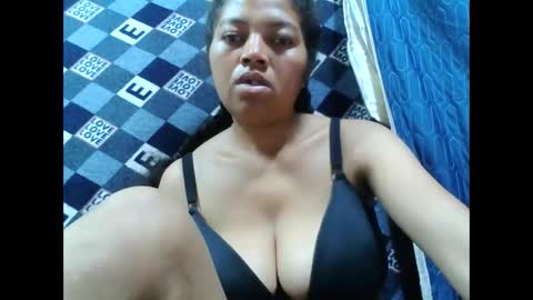 Snapshot of henitsaldy chatting on 22, 9, 2025 henitsaldy online show from 22, 9, 2025