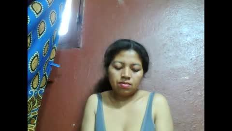 Snapshot of henitsaldy chatting on 25, 9, 2025 henitsaldy online show from 25, 9, 2025