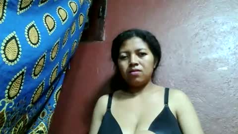 Snapshot of henitsaldy chatting on 1, 10, 2025 henitsaldy online show from 1, 10, 2025