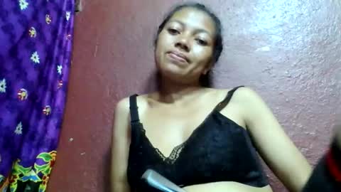 Snapshot of henitsaldy chatting on 6, 5, 2026 henitsaldy online show from 6, 5, 2026