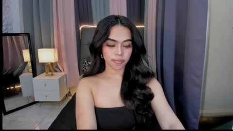 Snapshot of hennessygoddess69 chatting on 21, 12, 2024 HENNESSY online show from 21, 12, 2024