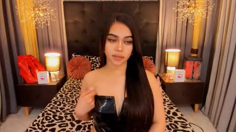 Snapshot of hennessygoddess69 chatting on 10, 1, 2025 HENNESSY online show from 10, 1, 2025