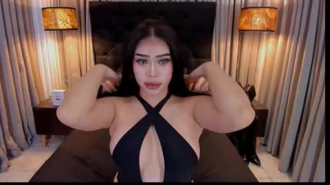 Snapshot of hennessygoddess69 chatting on 29, 9, 2025 HENNESSY online show from 29, 9, 2025