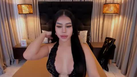 Snapshot of hennessygoddess69 chatting on 19, 10, 2025 HENNESSY online show from 19, 10, 2025