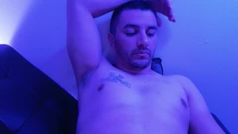 Snapshot of hennidrip chatting on 11, 1, 2026 HENNIDRIP online show from 11, 1, 2026