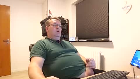 henrikrp1971 online show from 6, 2, 2025