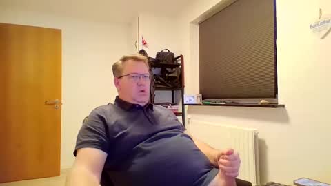 henrikrp1971 online show from 20, 2, 2025