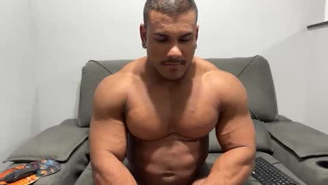 Snapshot of henrimusclee chatting on 7, 3, 2025 Henri online show from 7, 3, 2025