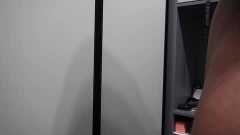 Snapshot of henrimusclee chatting on 10, 9, 2025 Henri online show from 10, 9, 2025