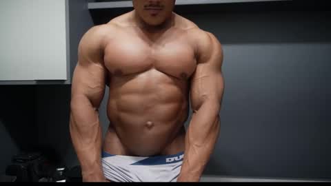 Snapshot of henrimusclee chatting on 7, 3, 2026 Henri online show from 7, 3, 2026