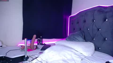 Snapshot of henry_diaz chatting on 28, 10, 2025 Henry   online show from 28, 10, 2025