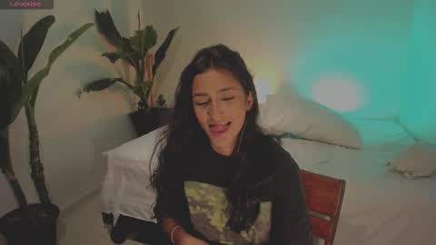 Hello I am Valentina independent Colombian model I love sensuality and pleasure welcome online show from 25, 11, 2025