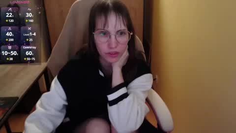 Snapshot of heraluna_ chatting on 1, 1, 2025 HeraLuna  online show from 1, 1, 2025