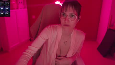 Snapshot of heraluna_ chatting on 12, 1, 2025 HeraLuna  online show from 12, 1, 2025